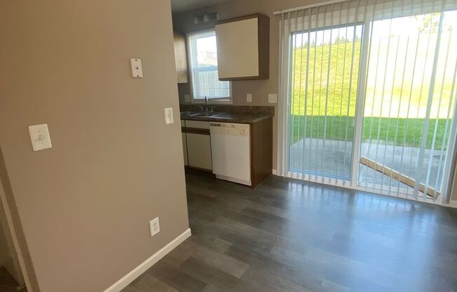 2 beds, 1.5 baths, 750 sqft, $1,219, Unit 12706C