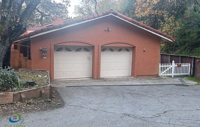 $4,595 - Large Gorgeous 3/2 Tri-Level Home with Beautiful Views in Gilroy near Wineries