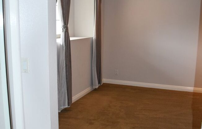 3 beds, 2.5 baths, $4,350, Unit # 11