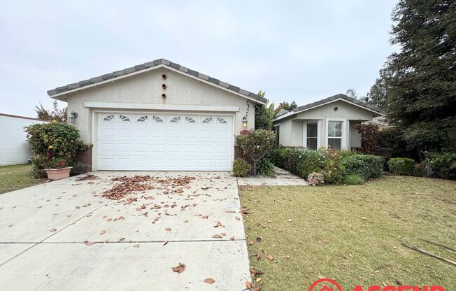 Stunning Home Off of Ming Ave and Buena Vista Rd