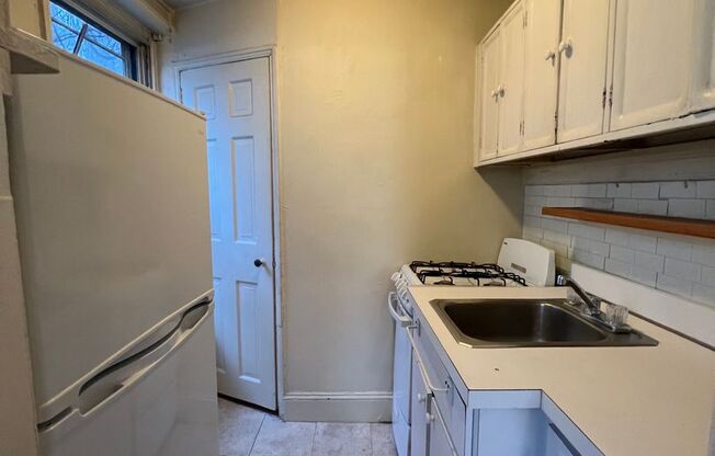2211-13-15 Spruce Street