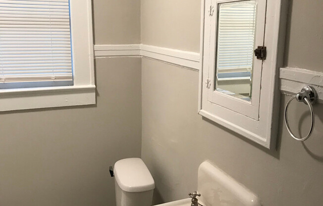 NoDa Bungalow For Immediate Lease
