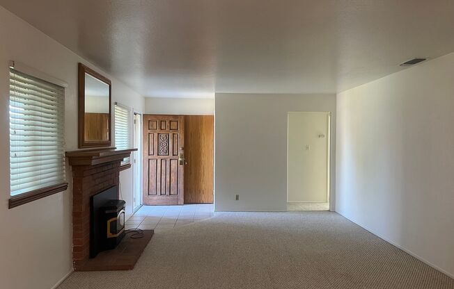 NICE 3 BEDROOM HOME IN ROSEVILLE!