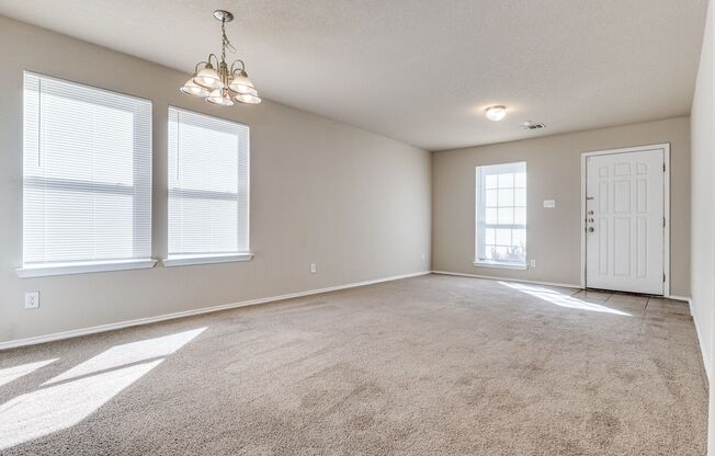 SPACIOUS 4-BEDROOM HOME IN STONE CREEK