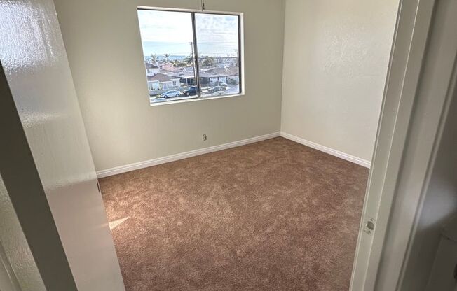 2 beds, 1 bath, $2,095, Unit 06