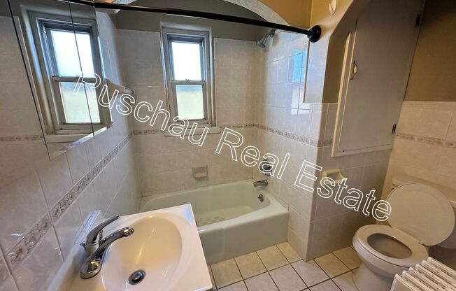 2 beds, 1 bath, $1,245