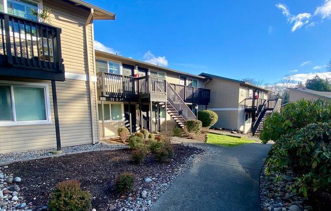 2 beds, 1 bath, 800 sqft, $1,850, Unit C05