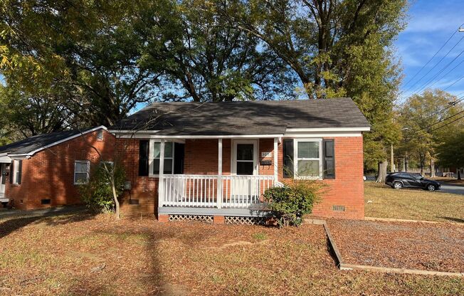 2 Bedroom House, minutes from Uptown in Grier Heights Neighborhood