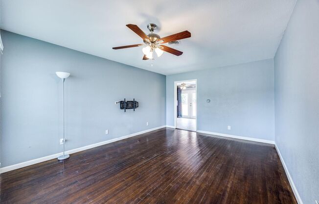 8935 CLEARWATER DR