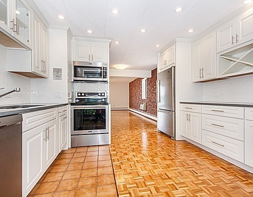 31 Harris St