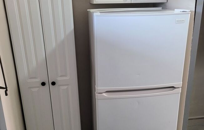 Studio, 1 bath, $795, Unit 107