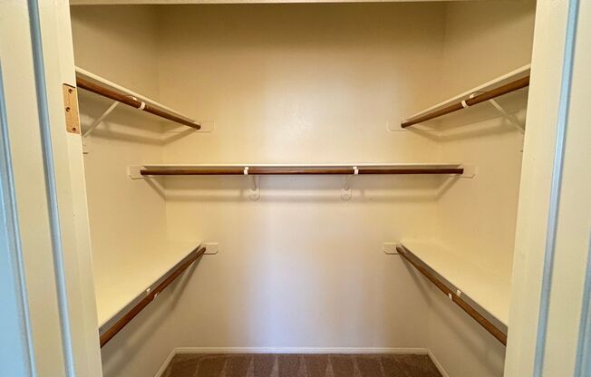 2 beds, 2 baths, $1,325, Unit # 2324
