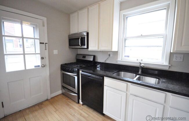 2 beds, 1 bath, $1,795, Unit 504