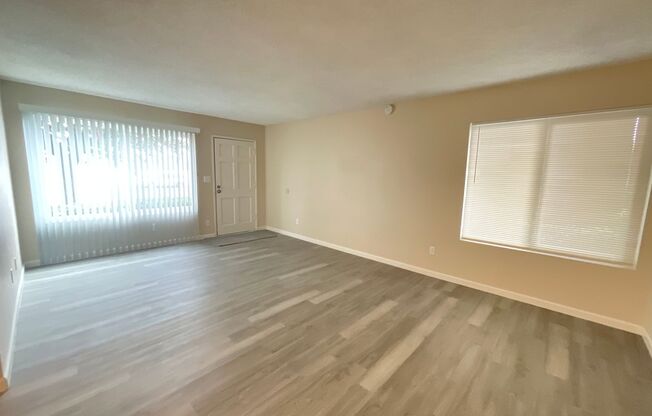 2 beds, 1 bath, 950 sqft, $2,295, Unit A