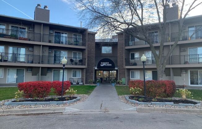 1 bed, 1 bath, 742 sqft, $1,465, Unit 3900210-R
