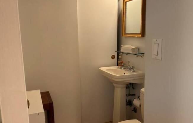 1 bed, 1.5 baths, 660 sqft, $6,500, Unit 227