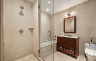 1 bed, 1 bath, 861 sqft, $6,000, Unit 8U