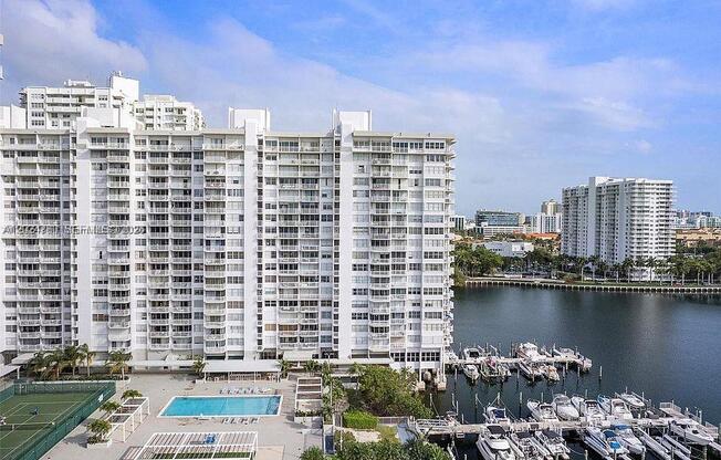 18081 BISCAYNE BLVD