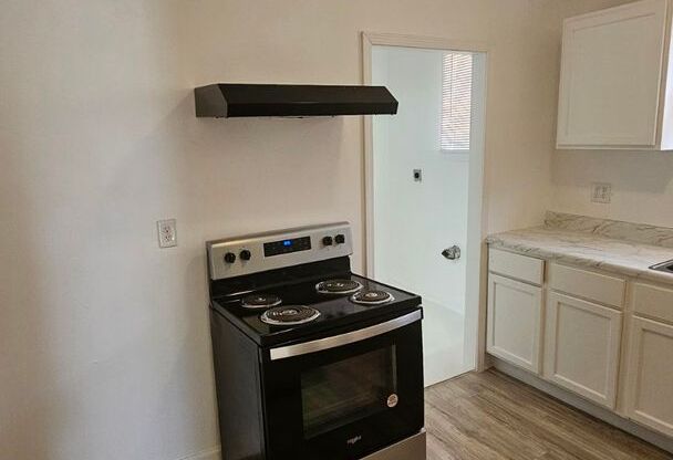 2 beds, 1 bath, $1,200