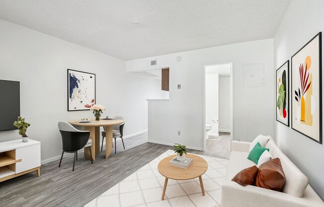 Studio, 1 bath, 350 sqft, $899, Unit 316