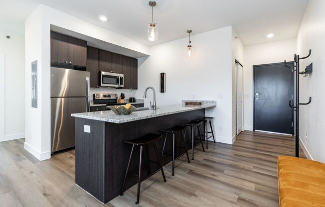 2 beds, 2 baths, 855 sqft, $1,795, Unit 5661 #203 Silverstone