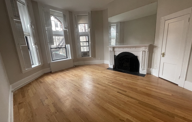Studio, 1 bath, 350 sqft, $3,000, Unit 1L