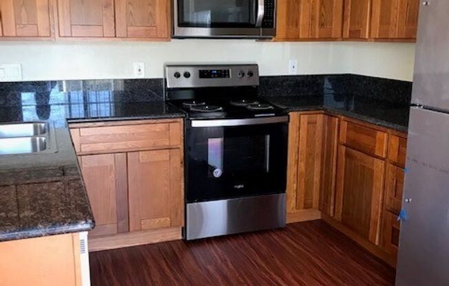 1 bed, 1 bath, 700 sqft, $1,710, Unit 237
