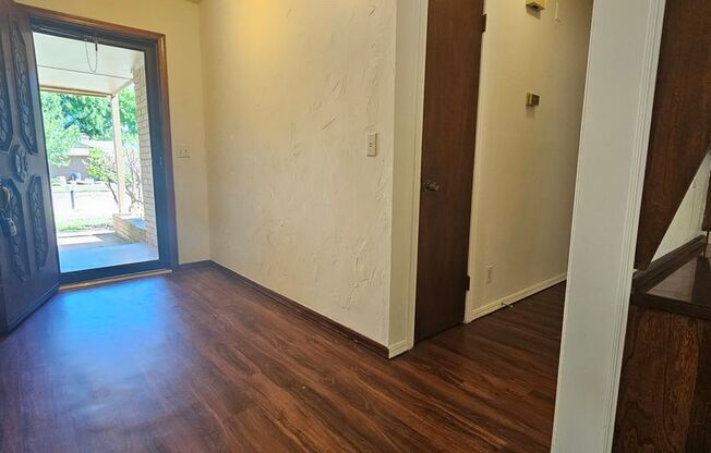 (3) Bed, (2) Bath in Oakhurst Addition Avail NOW!