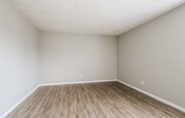 2 beds, 1 bath, 800 sqft, $745, Unit F12