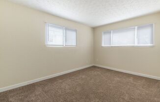 2 beds, 1 bath, $900, Unit 16