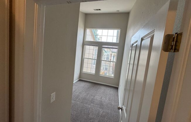 2 beds, 2 baths, $2,100, Unit # 205