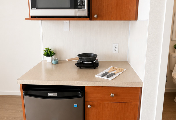 Studio, 1 bath, 176 sqft, $1,250, Unit 3404