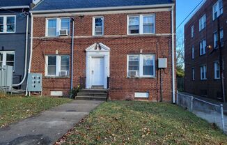 1 bed, 1 bath, $1,403, Unit Bryant St NE 1376 Unit 1