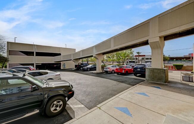 1 bed, 2 baths, $1,750, Unit 409