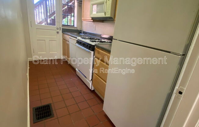 1104 BRYDEN RD