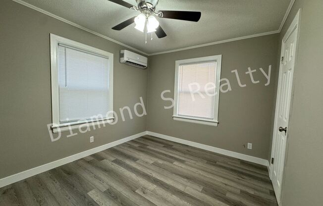 2 beds, 1 bath, $1,199