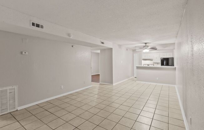 1 bed, 1 bath, 653 sqft, $699