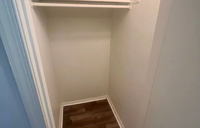 3 beds, 1.5 baths, 1,202 sqft, $1,389, Unit 677