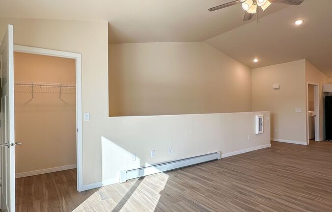 2 beds, 1 bath, 1,032 sqft, $1,350, Unit RO 10101-43