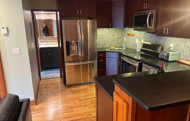 1 bed, 1 bath, 500 sqft, $2,300, Unit 30