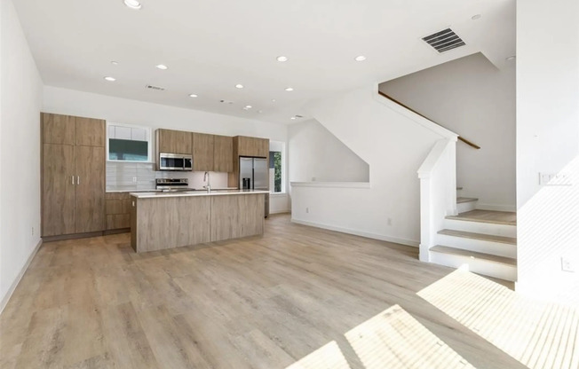 4911 BELMONT AVE
