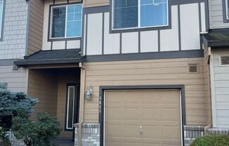 3 beds, 2.5 baths, $2,300