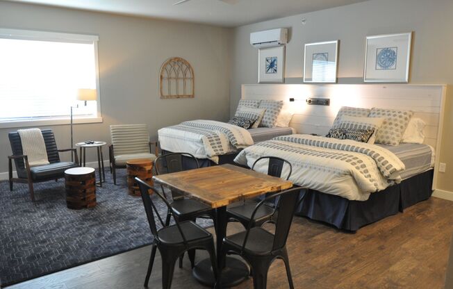 2 beds, 2 baths, $1,525, Unit 217