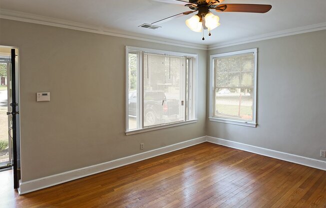 DARLING UPDATED 2 bed, 1 bath with updated appliances in HIGH POINT TERRACE