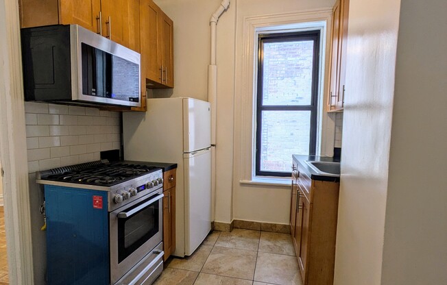 2 beds, 1 bath, $3,395, Unit 23