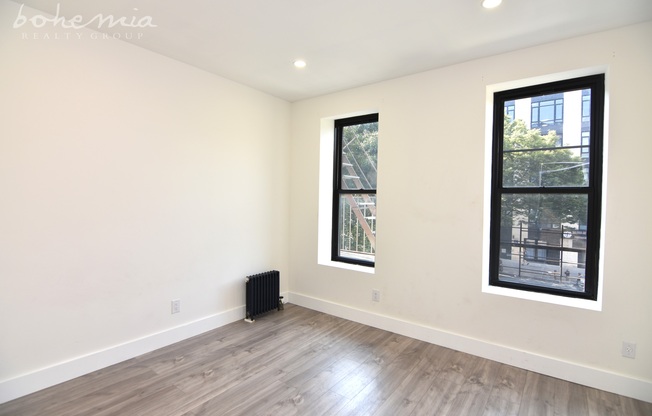 953 COLUMBUS AVE