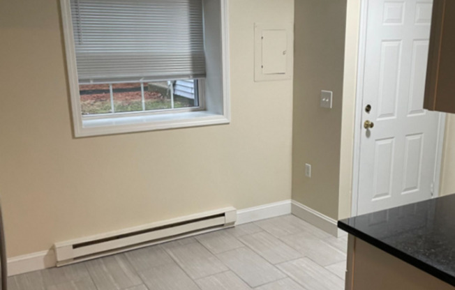 2 beds, 1 bath, 1,050 sqft, $2,500, Unit 4 WC- 19