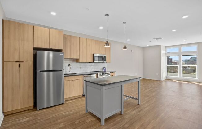 1 bed, 1 bath, 614 sqft, $2,440, Unit 329