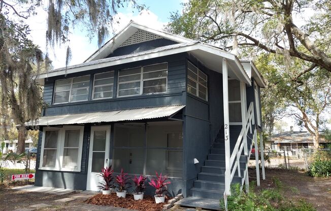 Charming 1 Bedroom - Downstairs  | 1 Bathroom Home in Prime Lakeland Location