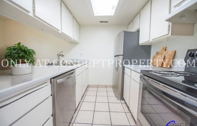 2 beds, 1 bath, 880 sqft, $1,199, Unit 09